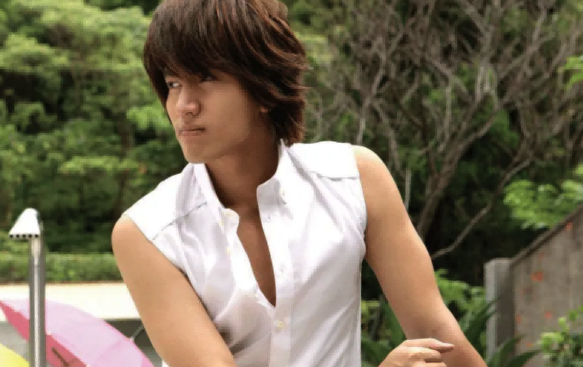 留长发却不娘的6位男明星，个个五官硬朗，野性又帅气