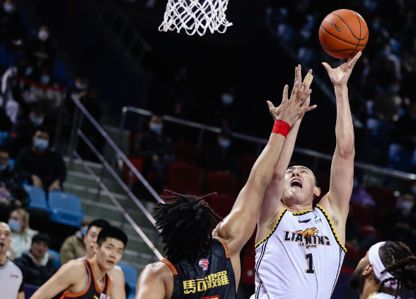 萨林杰为什么离开cba(25岁在NBA无球可打！身材都走样了，在CBA轰下34 13！这太强了啊)