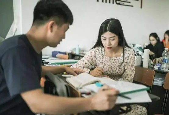 社会学家提出建议：男生尽量在大学找到对象，听完原因恍然大悟