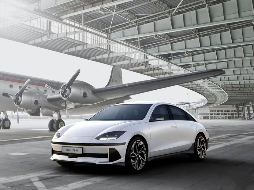 现代IONIQ 6官方图片发布，采用电子后视镜，定位纯电动中型轿车