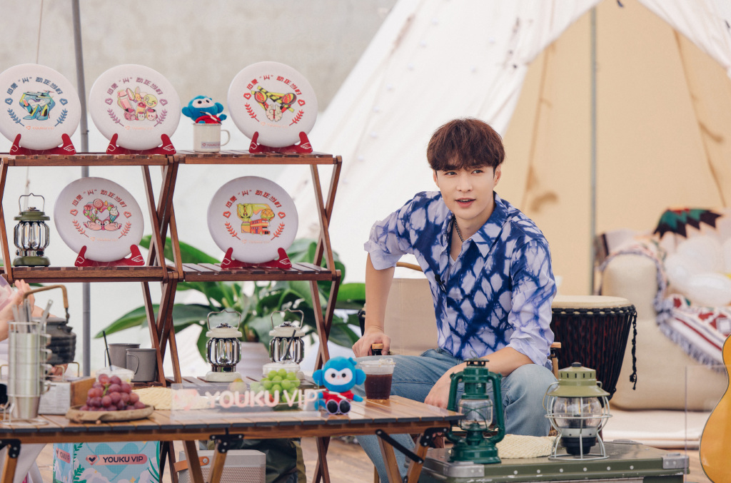 张艺兴线上见面会，信息量满满，沉浸式的露营感受很惬意