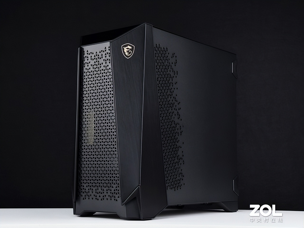 微星700RL战神机箱评测 机箱应有的份量