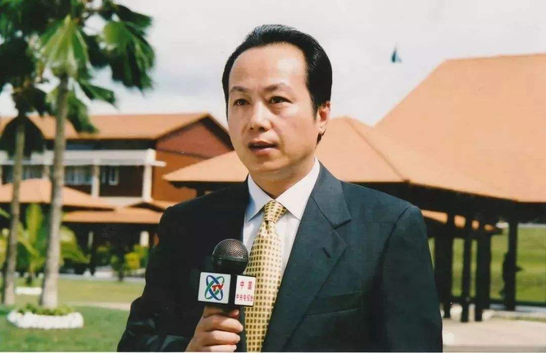 刘继红与罗京相识于1990年,当时罗京已经快要30岁,在央视也工作了7年