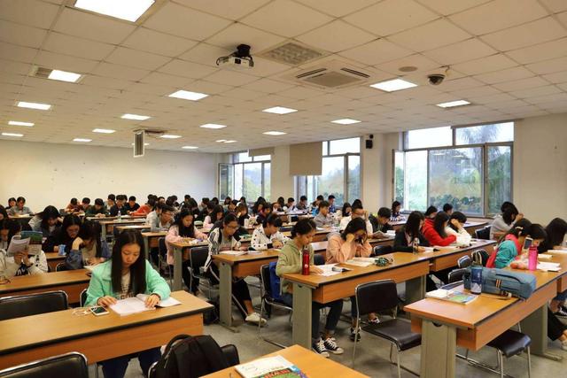 教育部门回应，高校报名做出新调整，对英语四六级成绩有要求