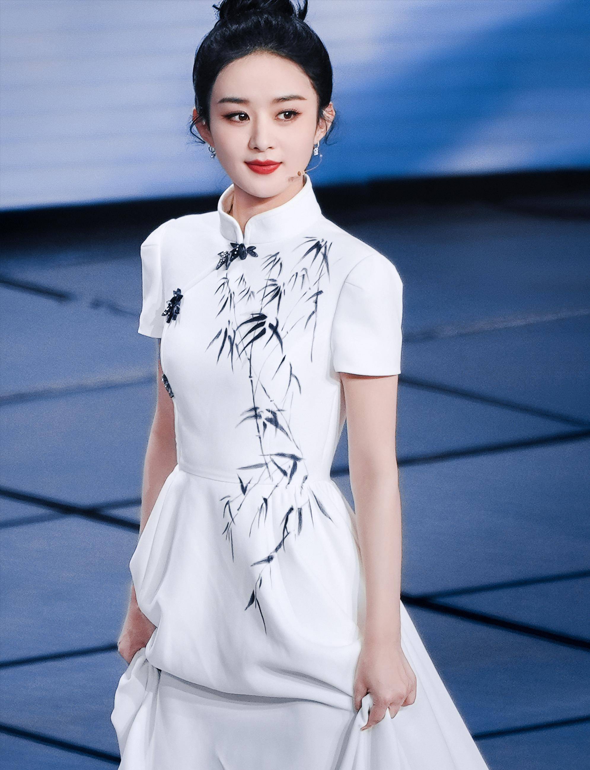 春晚众芳菲,哪个女明星更上镜?赵丽颖杨紫宋祖儿谁的造型更好看