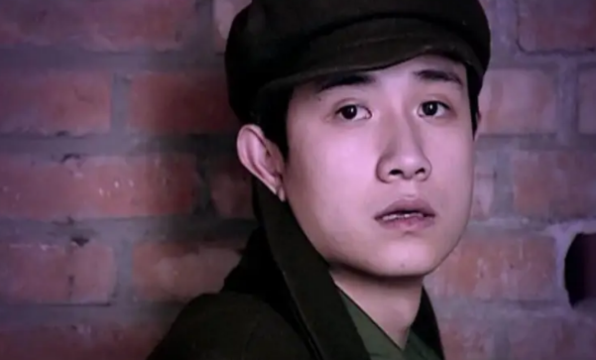 也正是因为在《拯救少年犯》中的优异表现,一年后导演叶京亲自邀请