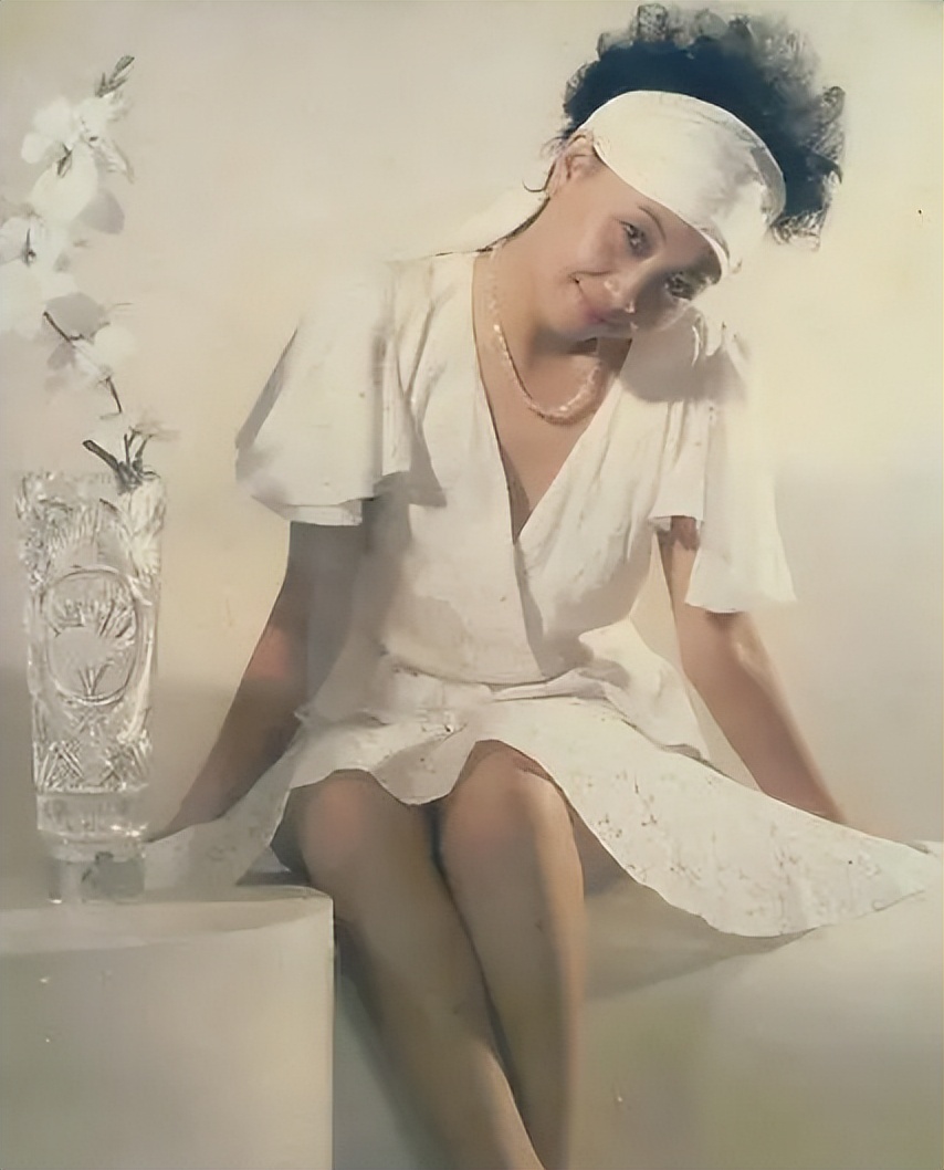 "无儿无女"徐松子:结婚25年分居15年,58岁离婚,她怎样了