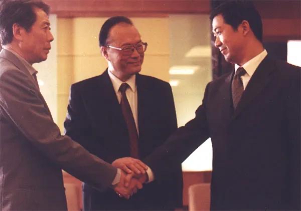 10部古早高分反腐剧，放到现在都是王炸，有两部豆瓣评分9.0