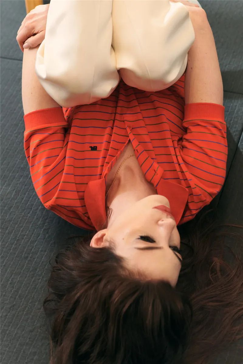 养眼！女神们的杂志大片