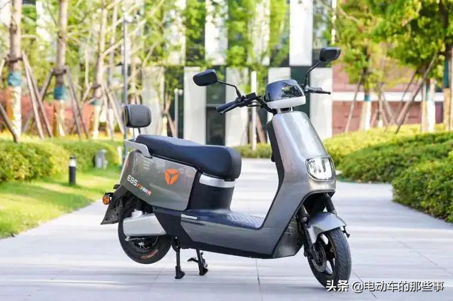 这2款大品牌电动车，搭载增程系统，续航最远215公里，适合跑长途