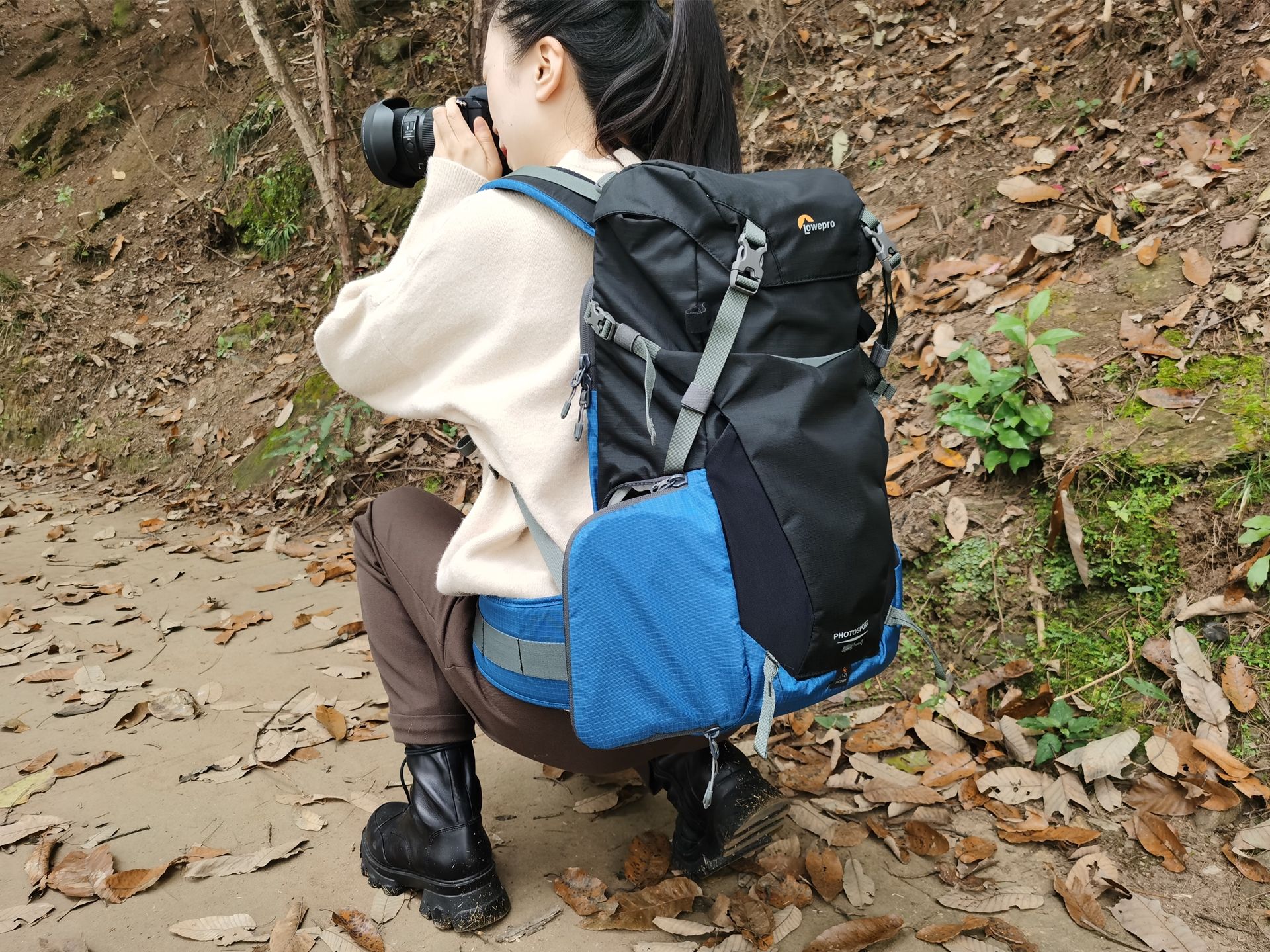 一個背包搞定旅拍，樂攝寶運動家三代相機包值不值得買？