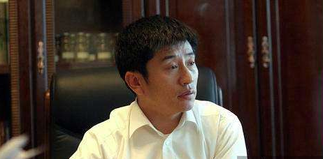 东北“巨骗”陈相贵陨落史：开悍马买182万手机号，08年锒铛入狱