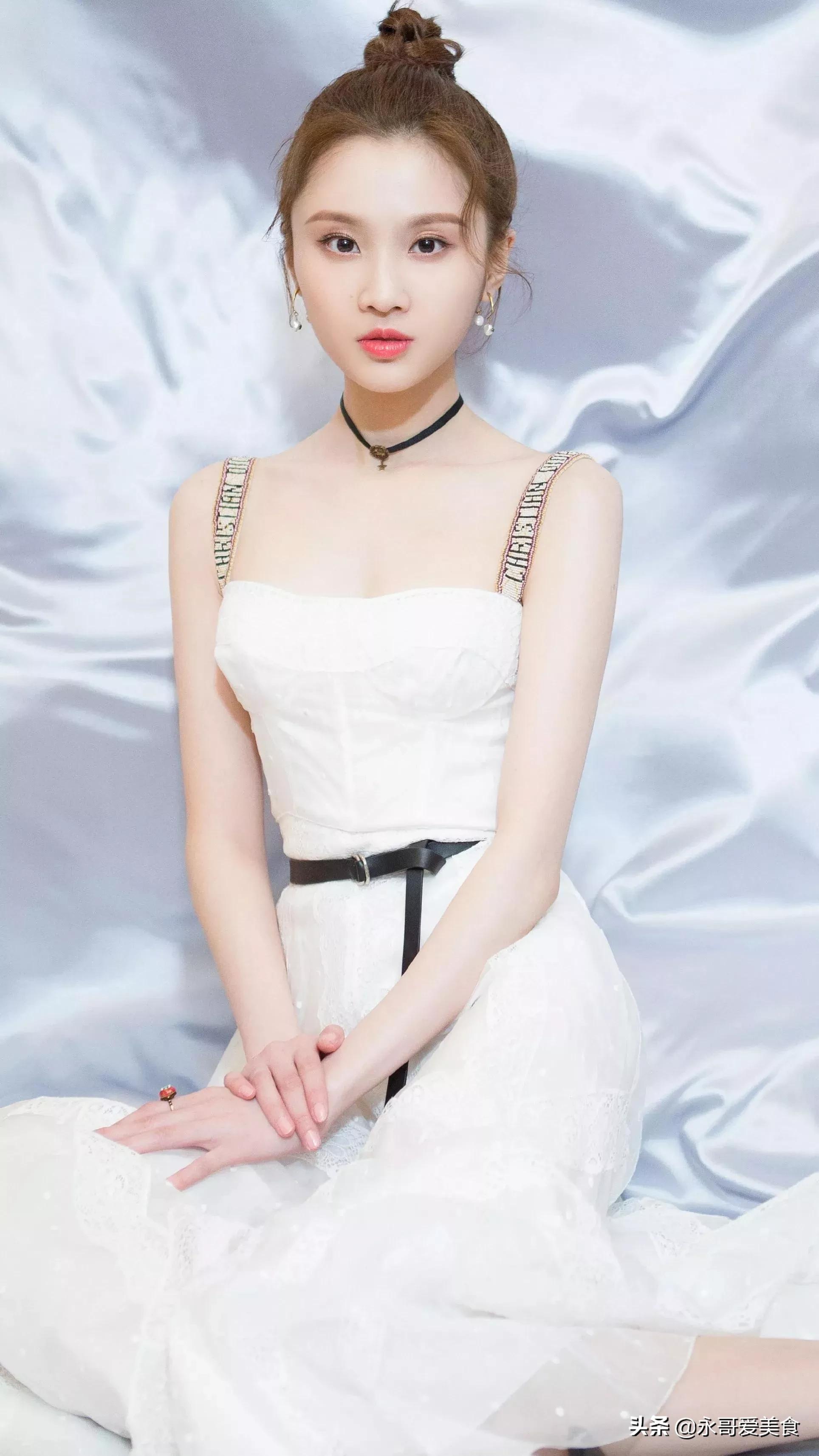 张慧雯，北舞美女演员，清新脱俗，靓丽迷人