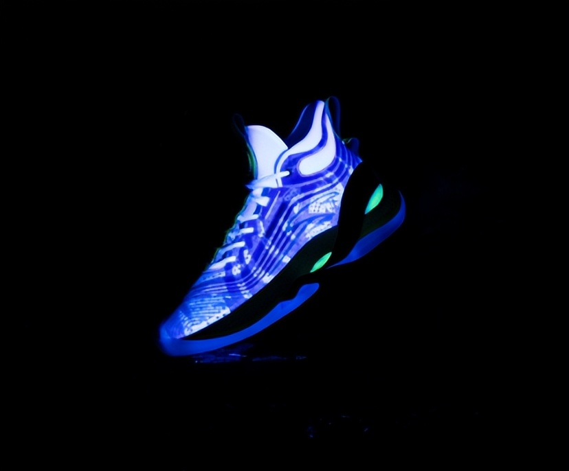 特步有没有什么好看的女款粉色鞋（百花齐放！韦德之道10代多配色曝光，安踏KT7Pro来袭，特步惊喜多）