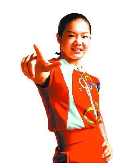 程菲个人资料(体操皇后程菲:25岁退役养伤,因长期服药身体发福,34岁无