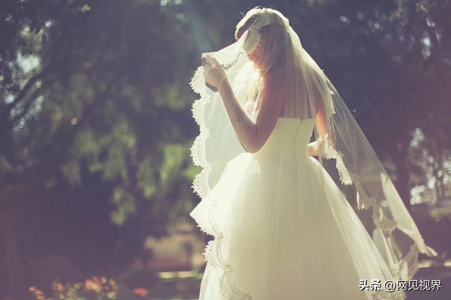 新娘面具韩剧2012(新娘在婚礼上揭下未婚夫的面具 )