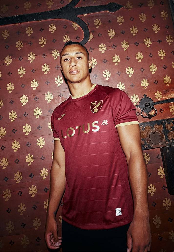 世界上最好的足球队服（本赛季哪支球队的三套球衣设计水平最高？这十大球队走在时尚前沿）