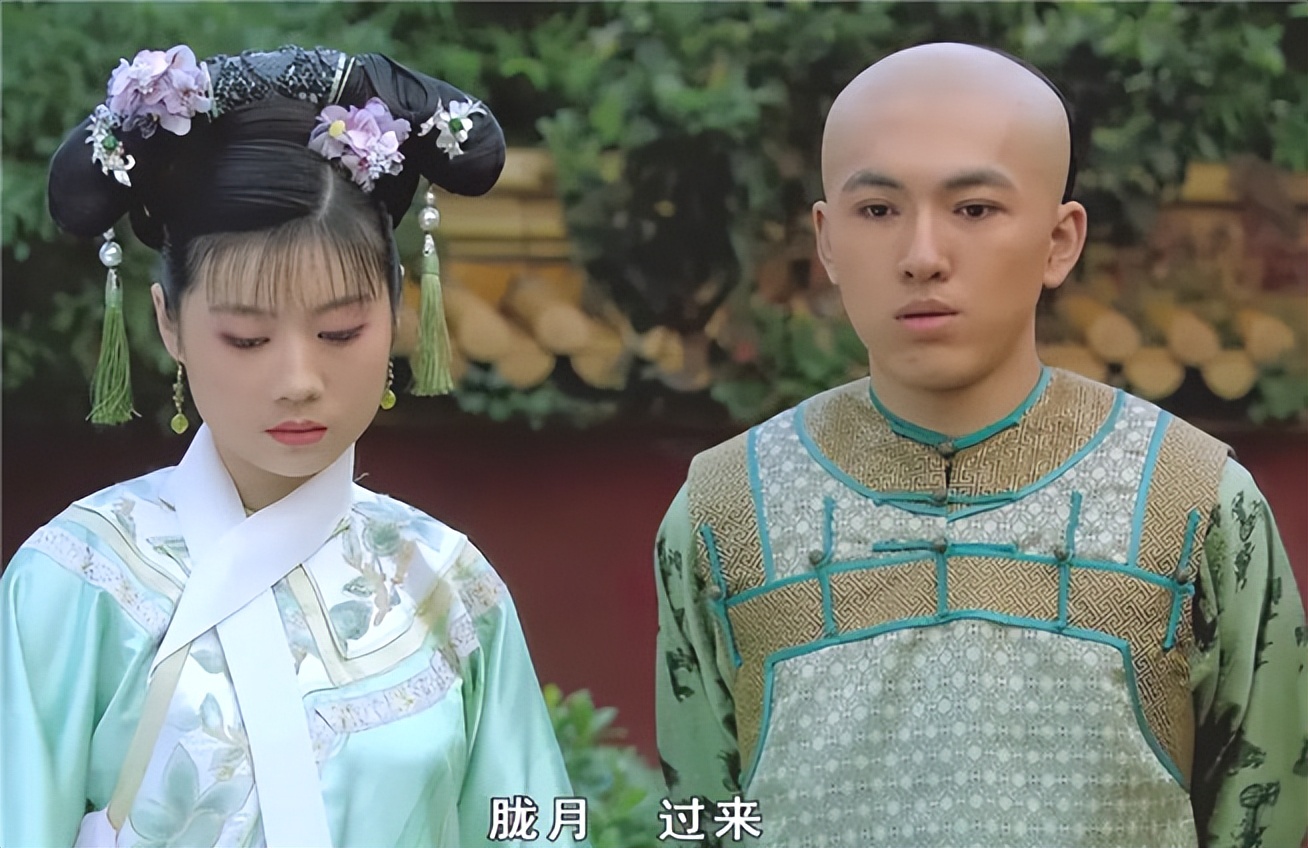 甄嬛传：难怪青樱粗暴打掉了胧月的手，你看胧月说了什么话？