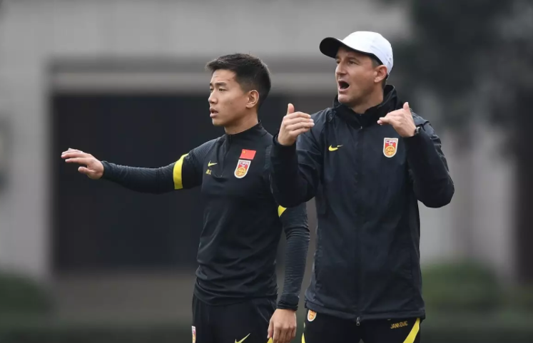 足球直播在电视哪个（CCTV5直播！国足VS韩国，主教练直言：做好破韩准备）