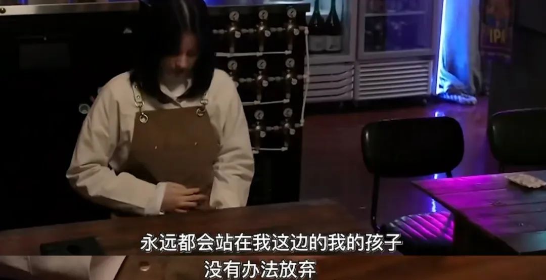 央视点名封杀！14岁怀孕、15岁二胎，她咋疯成这样？