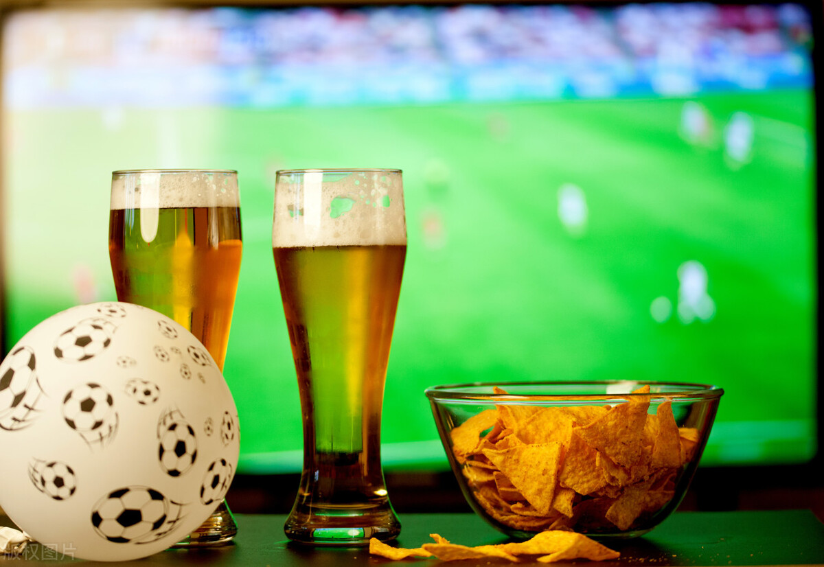 踢过世界杯的亚洲足球（世界杯亚洲球队很惊艳，沙特胜阿根廷，日本胜德国，韩国平乌拉圭）