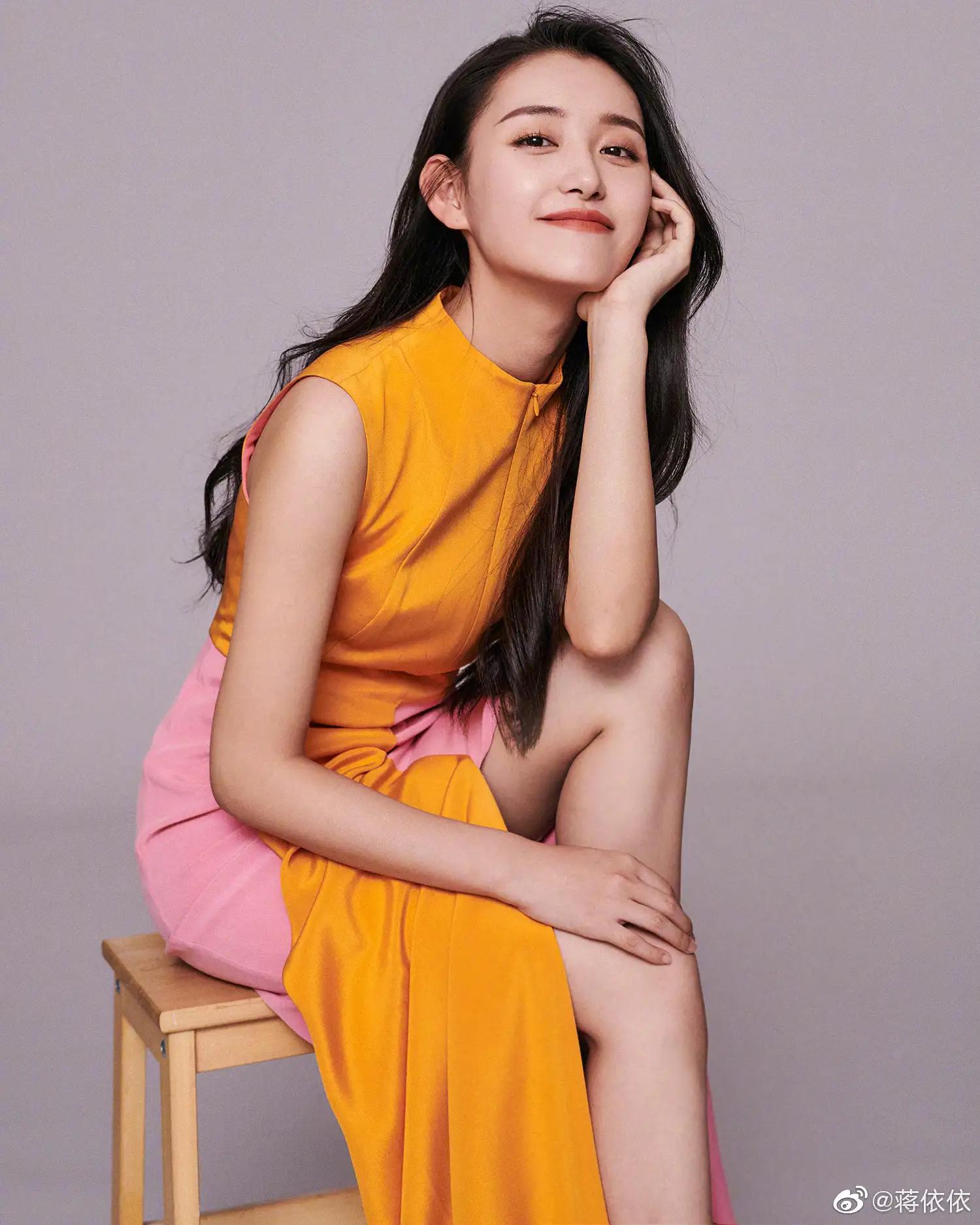 蒋依依美图