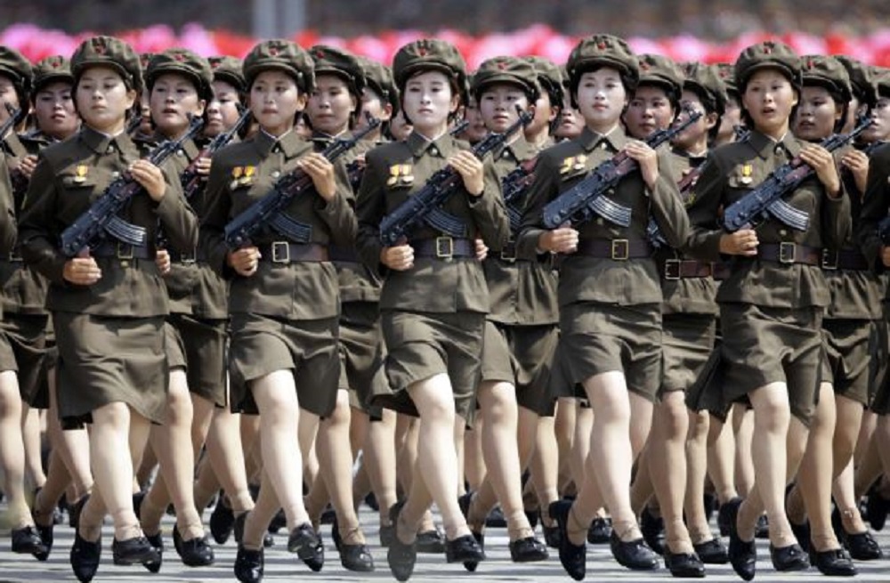 30张图看世界：越南女兵宿舍内叠被子，朝鲜阅兵的女兵方阵