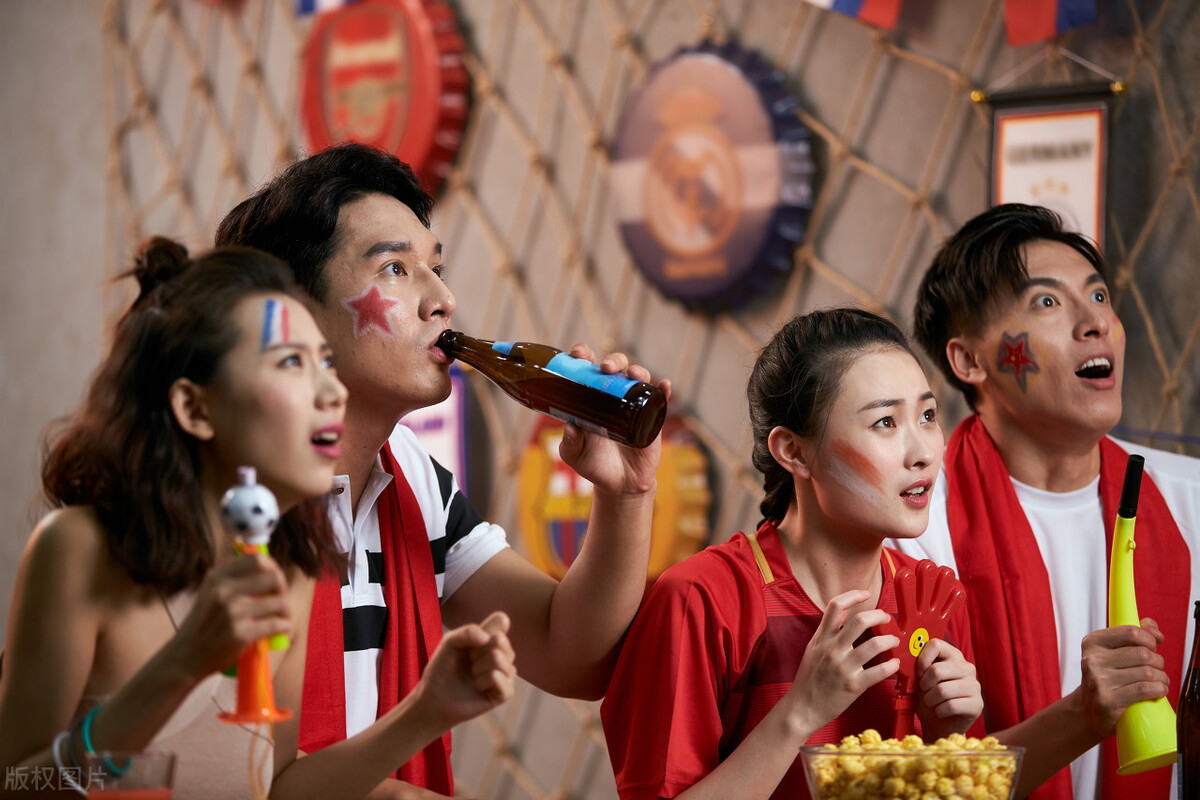 踢过世界杯的亚洲足球（世界杯亚洲球队很惊艳，沙特胜阿根廷，日本胜德国，韩国平乌拉圭）