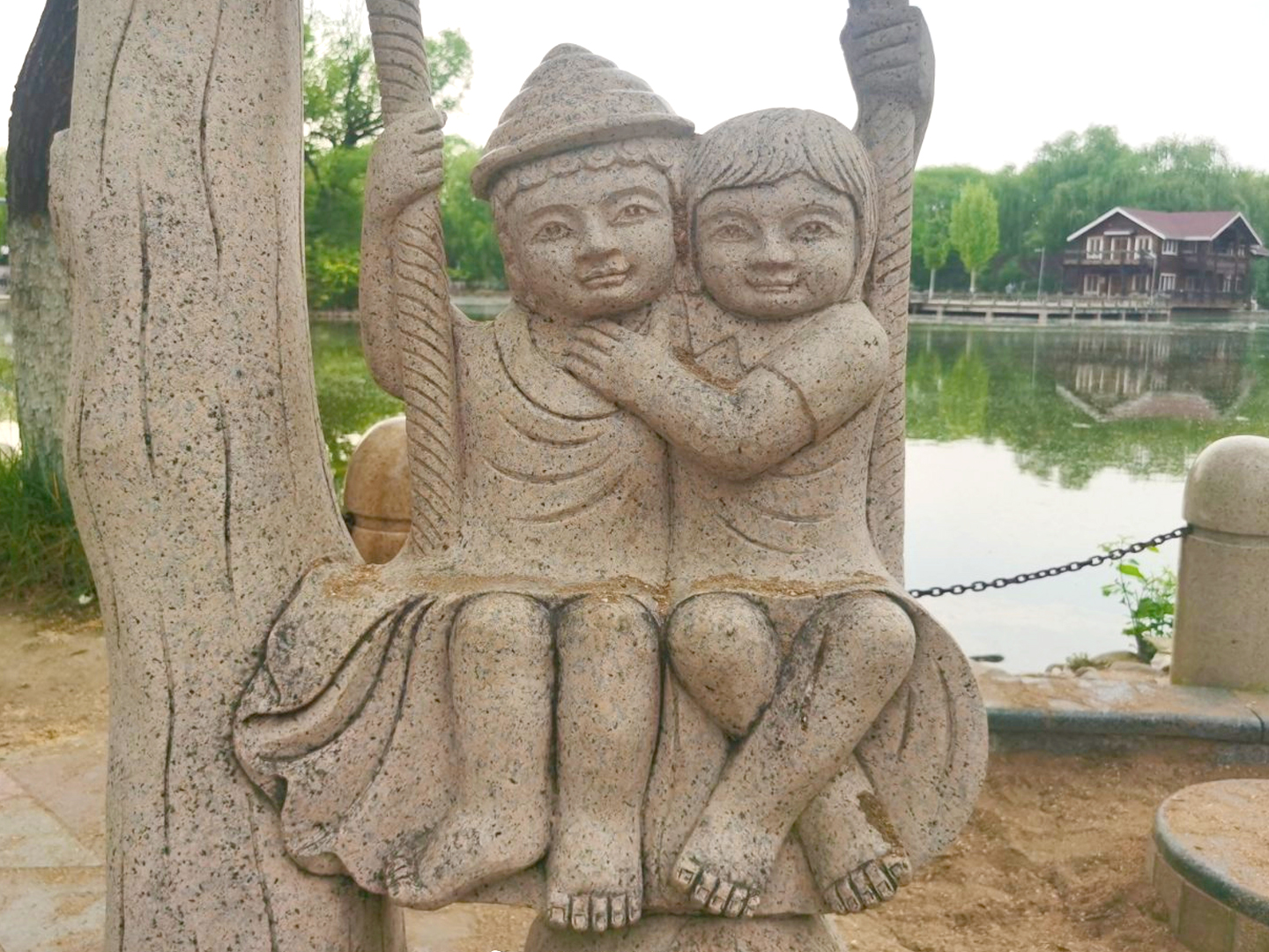 奧林匹克公園高檔小區（北京五環邊的寶藏公園，比奧森人少，能搭帳篷能玩水）