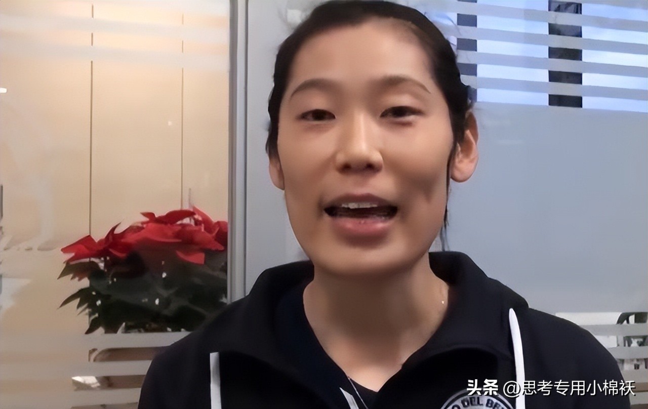 中国女排郎平最近新闻（神清气爽！郎平和朱婷都有高兴事，笑得特别开心）