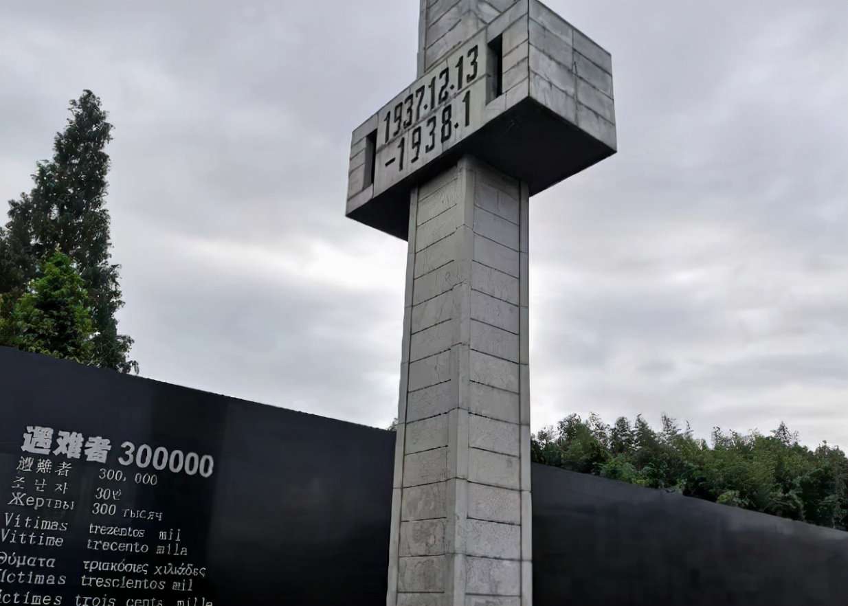 上海震旦学院教师不当言辞惹众怒，教学资格受怀疑，校方回应来了