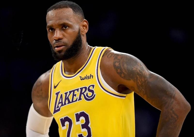 nba球员薪水一览表（4000万打底！盘点新赛季薪水最高的十大球星：谁最不值这个价？）