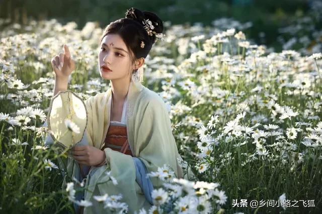 林允花间古装大片 轻纱摇曳好似仙女下凡