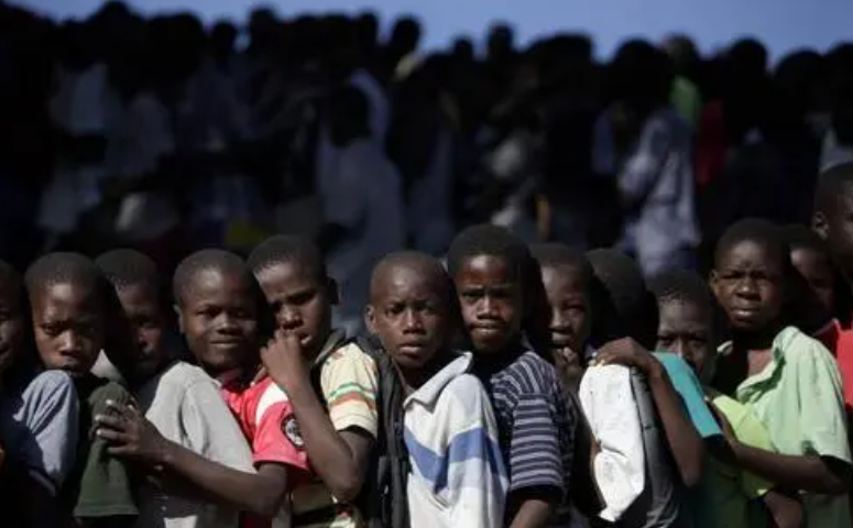 “世界小姐冠军”于文霞出身农村，2012年夺冠，后来投身公益事业