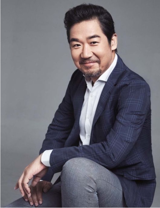 张国立为什么要离开罗秀春，转而对宜妃邓婕钟爱一生？