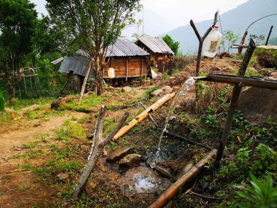 在野外被三个男人躁一夜 想被人多人c是一种怎-丹霞百科