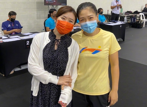 福原愛比賽前還要來一次（劉詩雯、福原愛再聚首！一個還在參加比賽，一個已經當上了總經理）