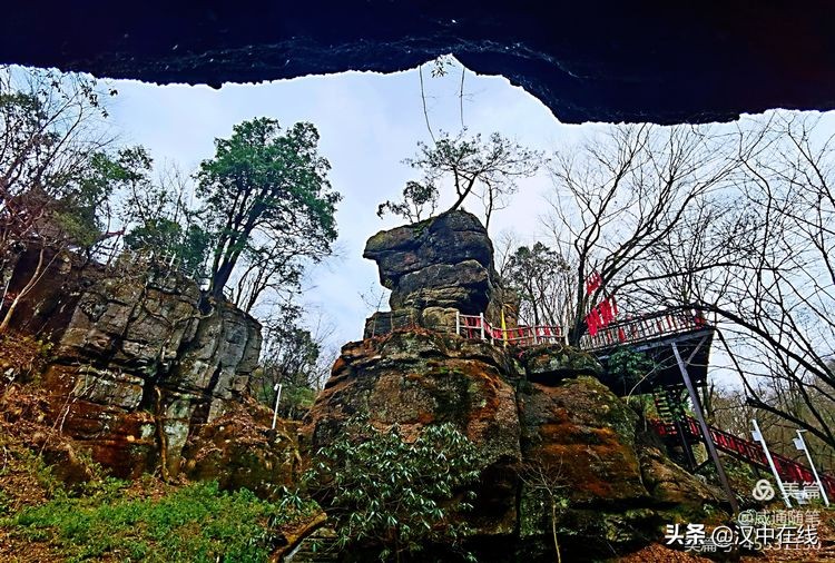 来此处踏青，不负春光不负卿