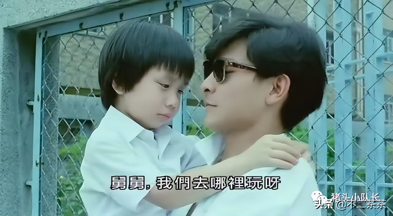 父亲啃他，他啃儿子，这个家族从未逃离童星魔咒