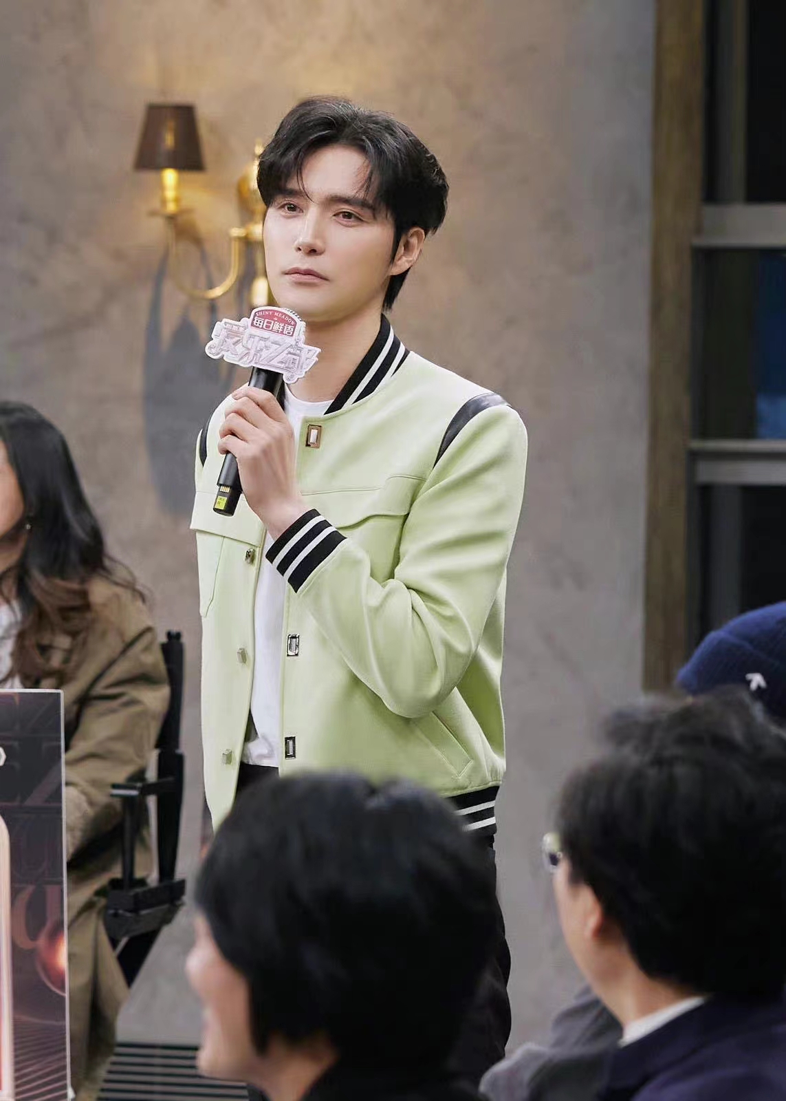 阿云嘎《爱乐之都》不舍演员离别 共情式寄语温暖真诚