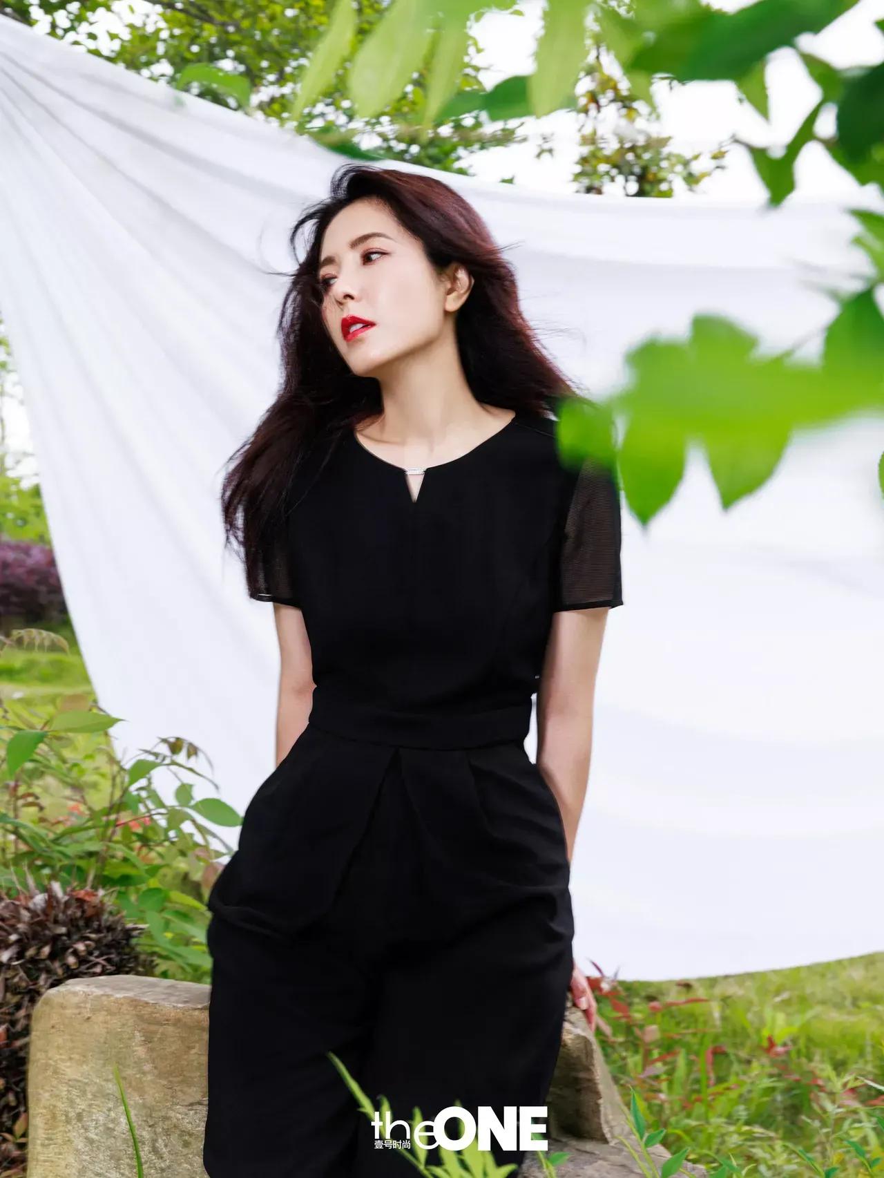 张天爱、杨幂杂志大片，清纯唯美，炫彩多姿