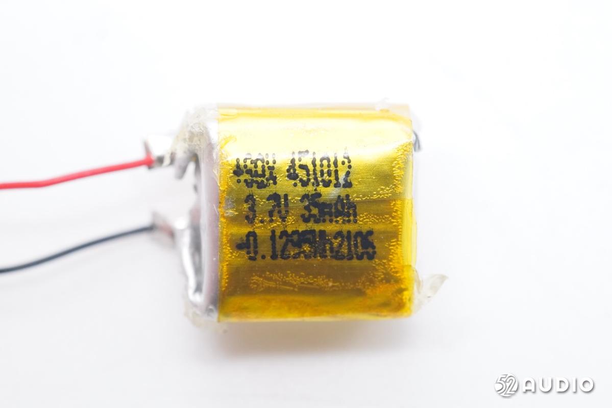 聯(lián)想LP6耳機(jī)拆解報告，機(jī)甲風(fēng)格設(shè)計(jì)，支持藍(lán)牙5.3