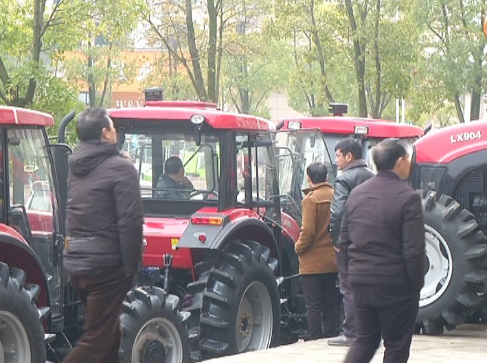 江西吉安：春耕備耕忙 農(nóng)機(jī)又熱銷(xiāo)