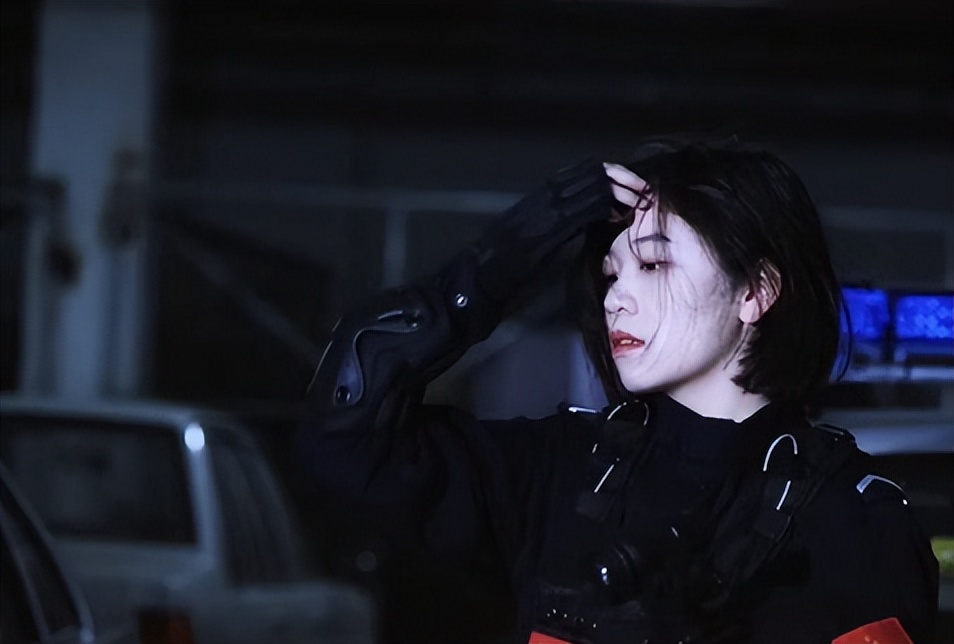 纯真萌妹竟是公安校花，才貌双全又美又飒，简直是行走的招生简章