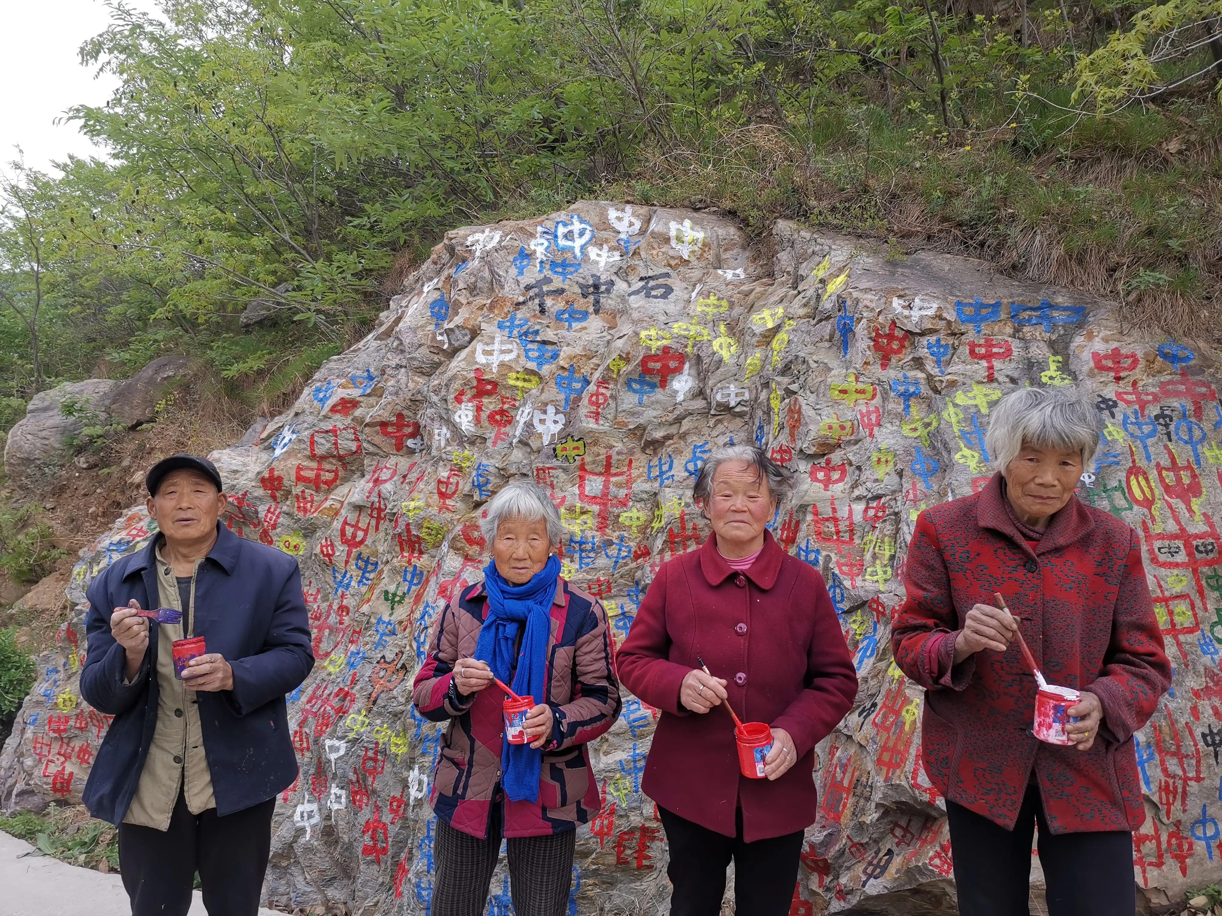 “中字村”成立志愿服务队，推进乡村中文化建设