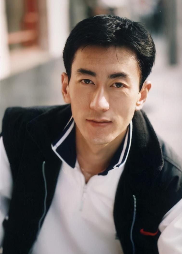 央视“名嘴夫妻”：鲁健与郑天亮分居的苦乐年华，风光背后有心酸