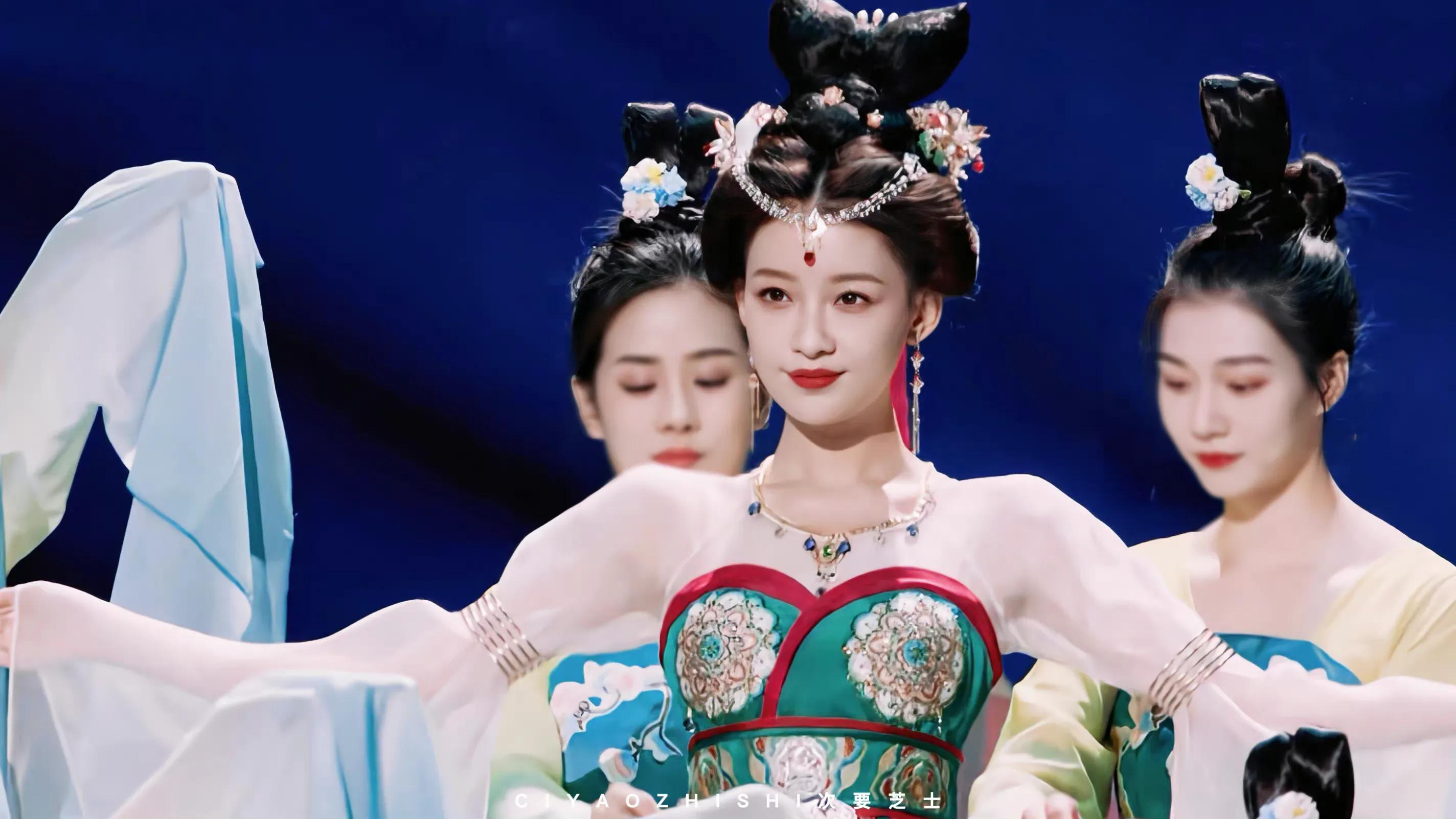 只有我现在才发现孙怡又美又甜吗？看图❤️❤️