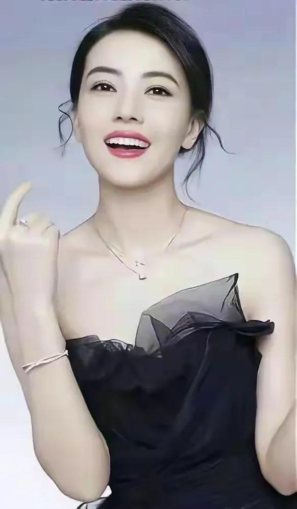 我觉得高圆圆的美是清新脱俗