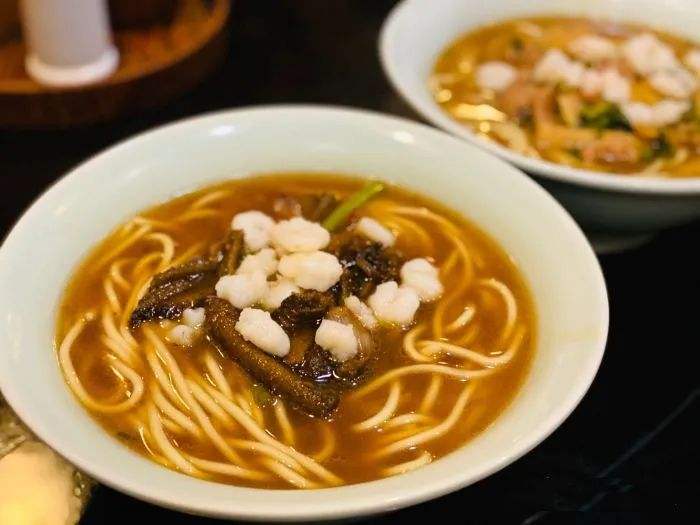 不输嵊州、慈溪，杭绍旁边的这座好逛又好吃的小城更值得推荐