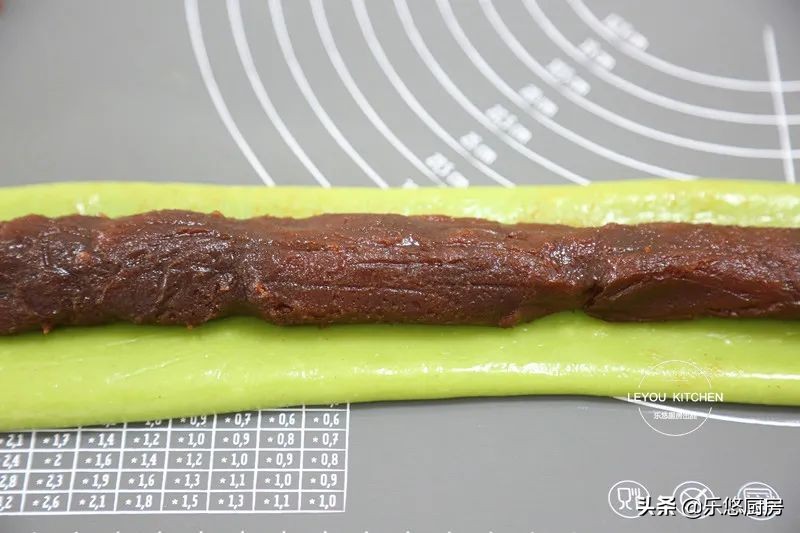 豆沙糯米卷，和买的一样软糯好吃，步骤详细，照着做就可以了